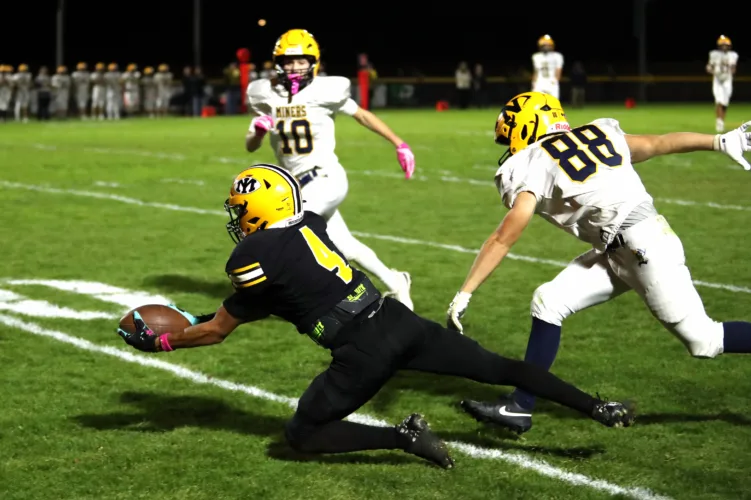 Mountaineers, Jets gain playoff berths